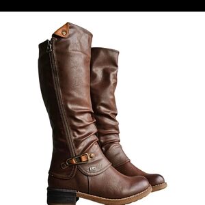 Size 42, BNWT, Maybelle. Brown boot